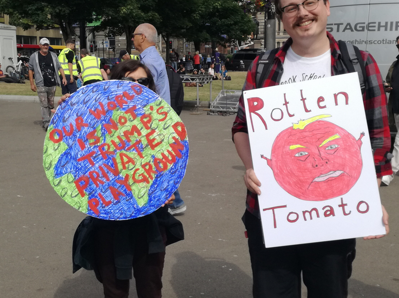 Illustration for article titled Scottish anti-Trump photo dump (long and comprehensive!)